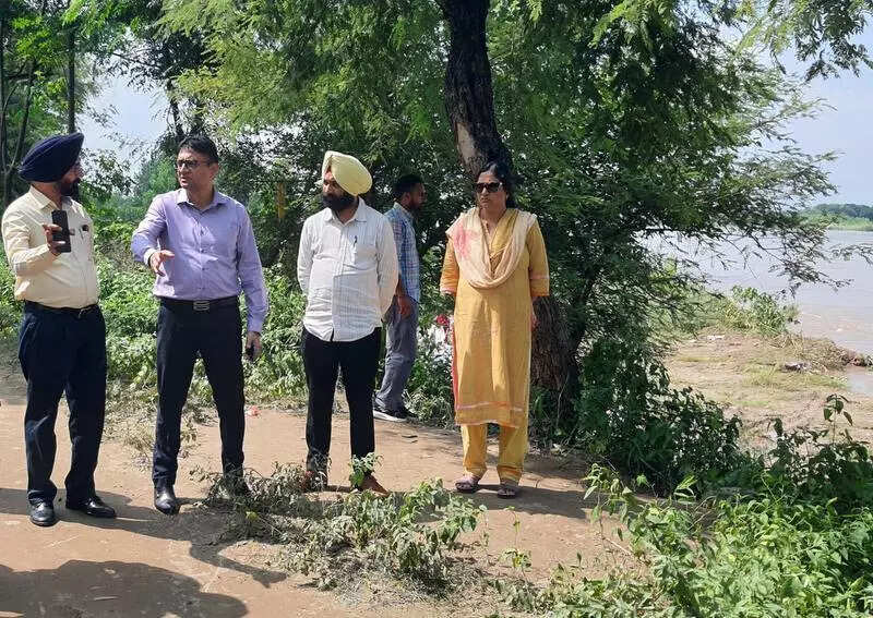 Health dept officials visit flood-prone villages
