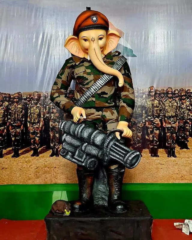 Tribute to soldiers, nature & women empowerment on Ganesh Puja