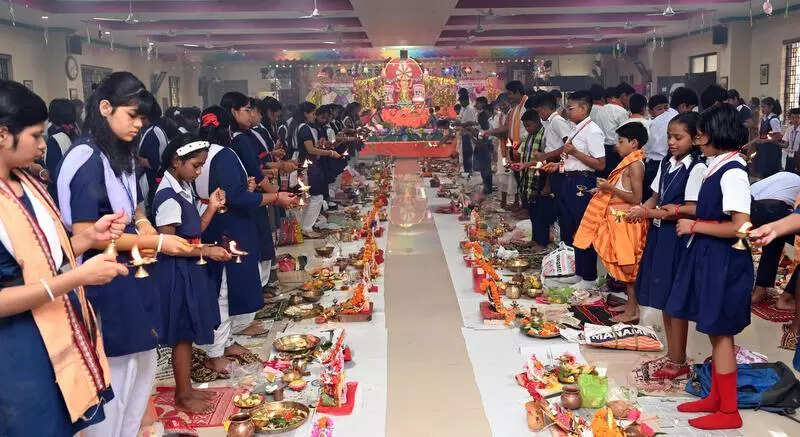 Rain fails to dampen festive spirit on Ganesh Chaturthi
