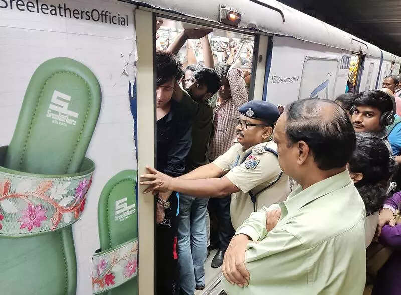 Blue Line buckles under peak-hr crowd pressure