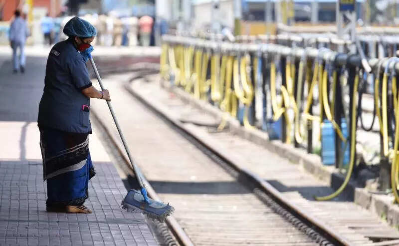 Safai staff at 250 schools not paid for 5 months, rights group writes to DoE