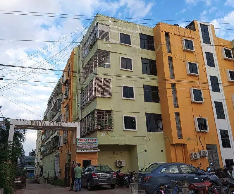 Residents accuse builder of occupying common areas, neglecting safety issues