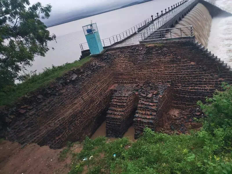 Pocharam project withstands century’s biggest flood