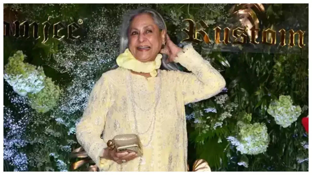 Jaya Bachchan poses for paps in old video, defends her anger