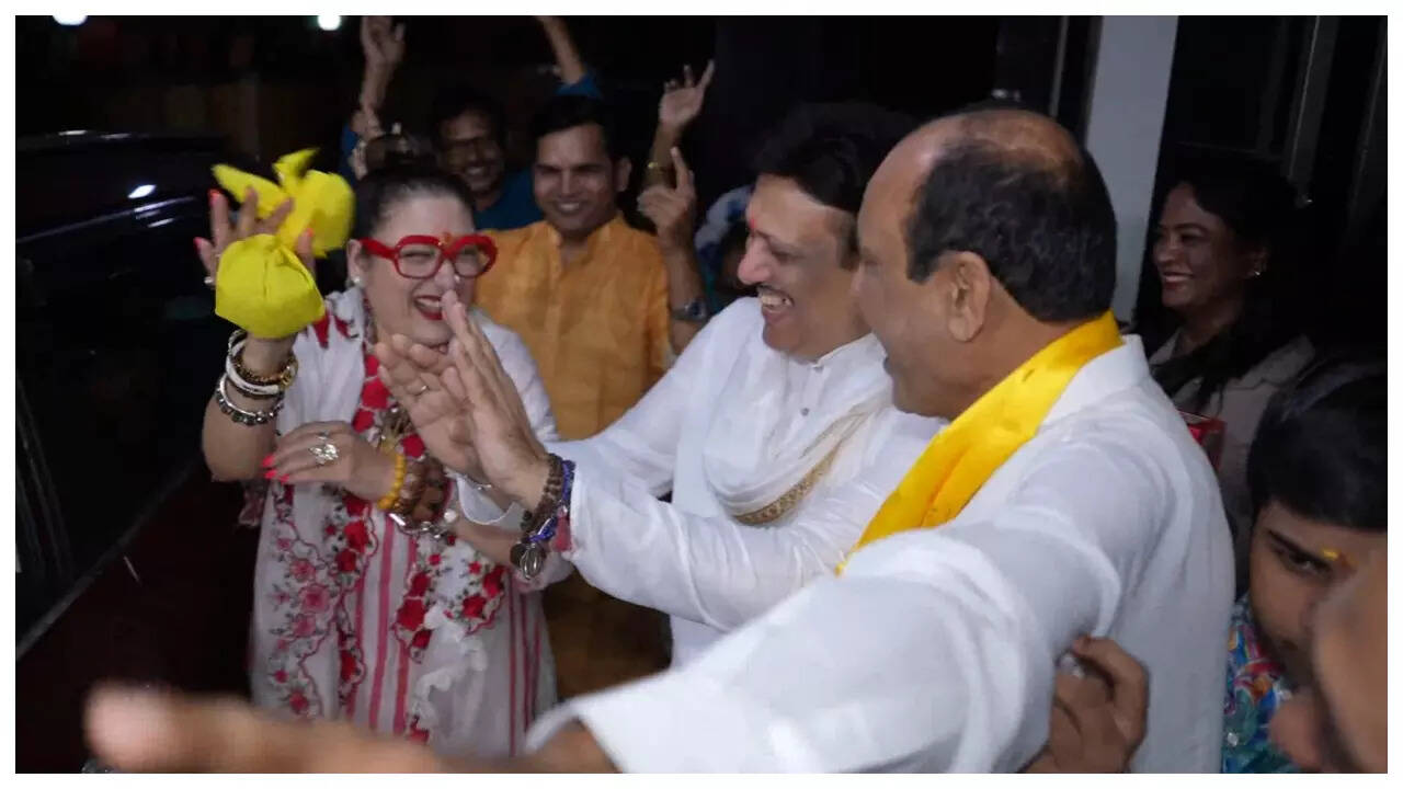 Crowd goes crazy for Govinda, tries to get close at visarjan