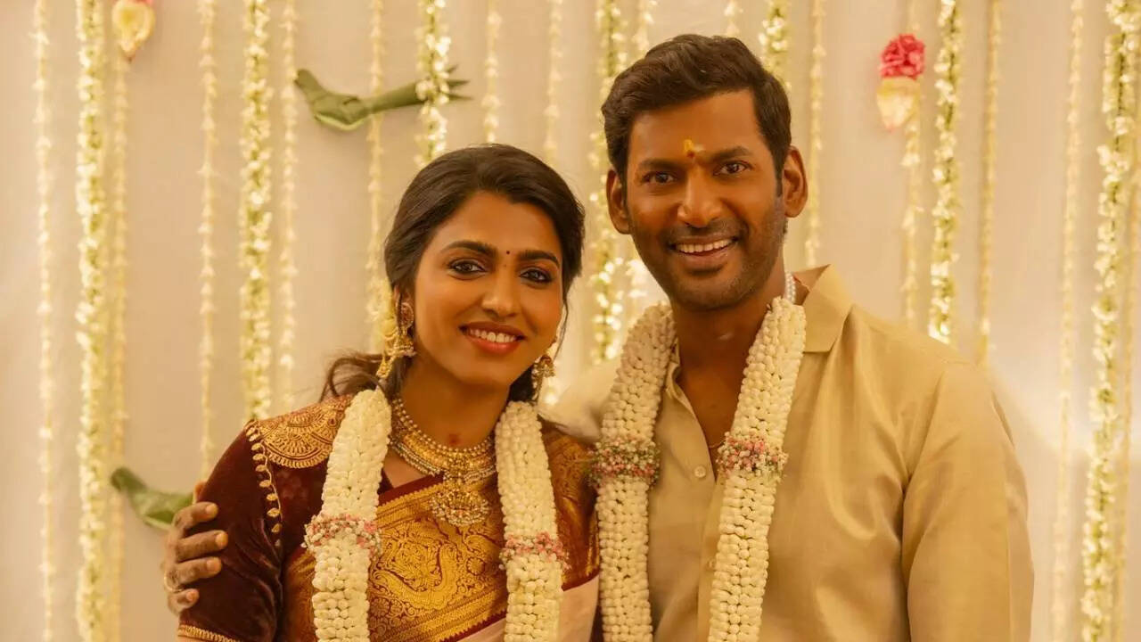 Vishal reveals why he postponed marriage with Sai Dhanshika