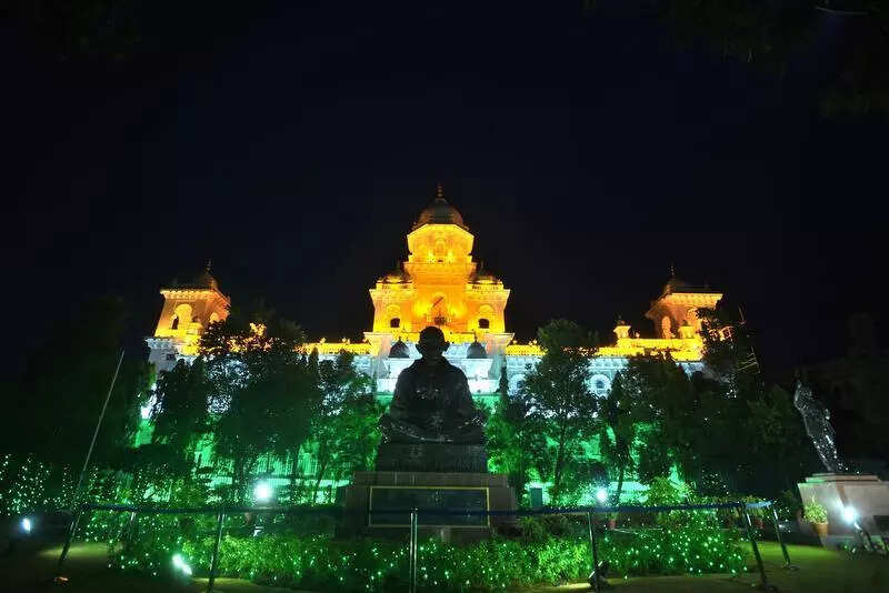 Congress to table Ghose report in Assembly, KCR in spotlight