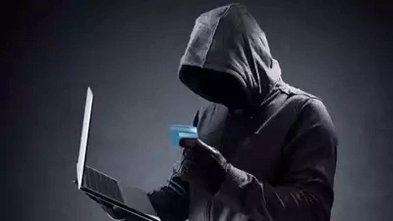 Leaking customer data & more: How bankers helped cyber gangs