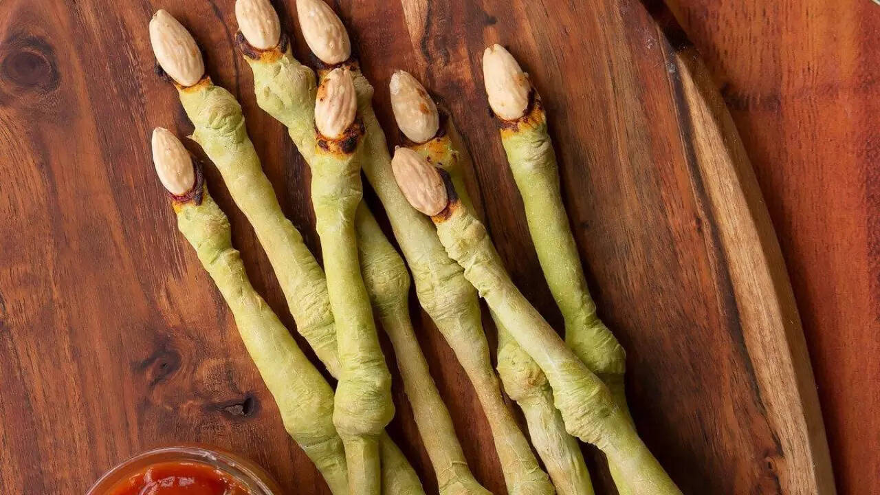 Frankenstein finger breadsticks