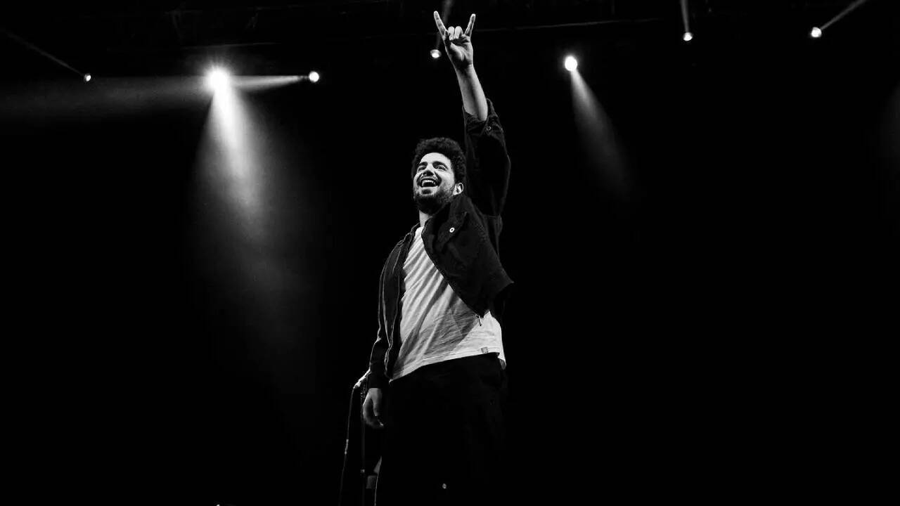 Samay gets emotional as he performs for 25000 fans