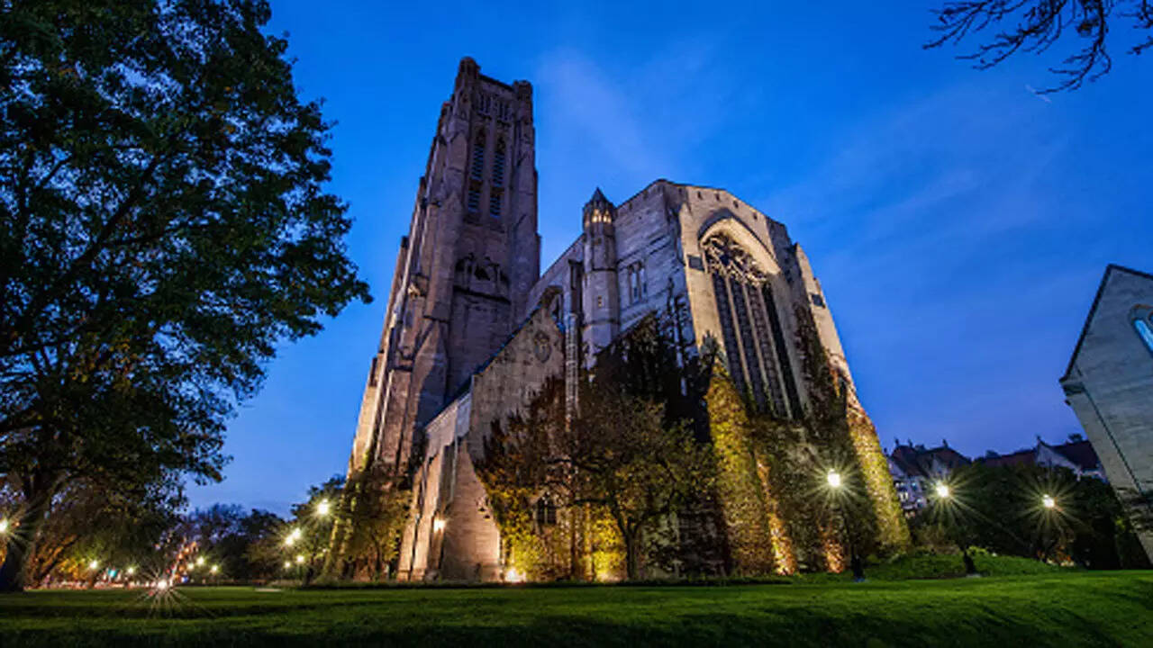 University of Chicago freezes PhD admissions, reduces staff and programs to address $288 million budget deficit