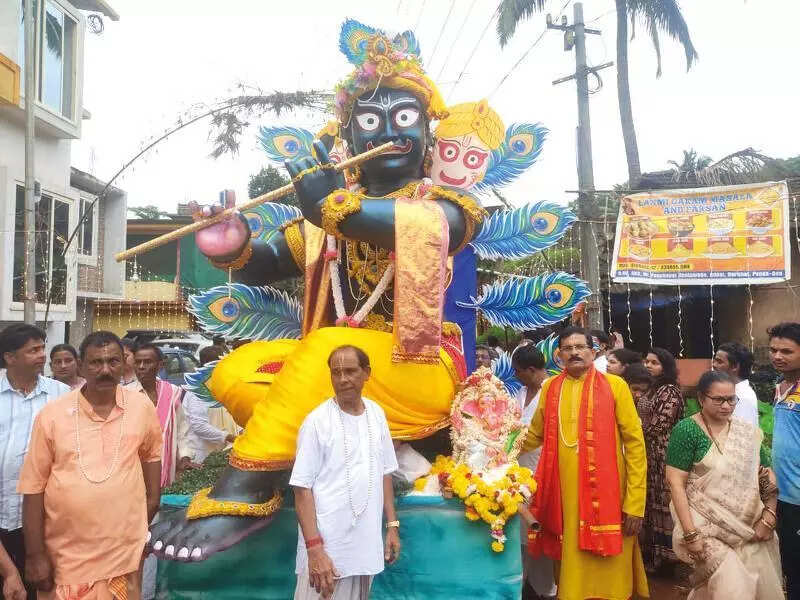 A tableau each by 16 families signals the finale of Chaturthi celebrations at Adpai