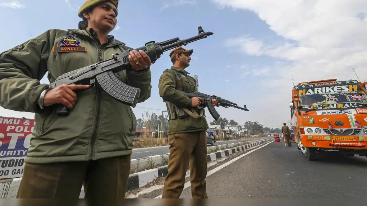 Two terror suspects held with AK-47 rifles in Poonch