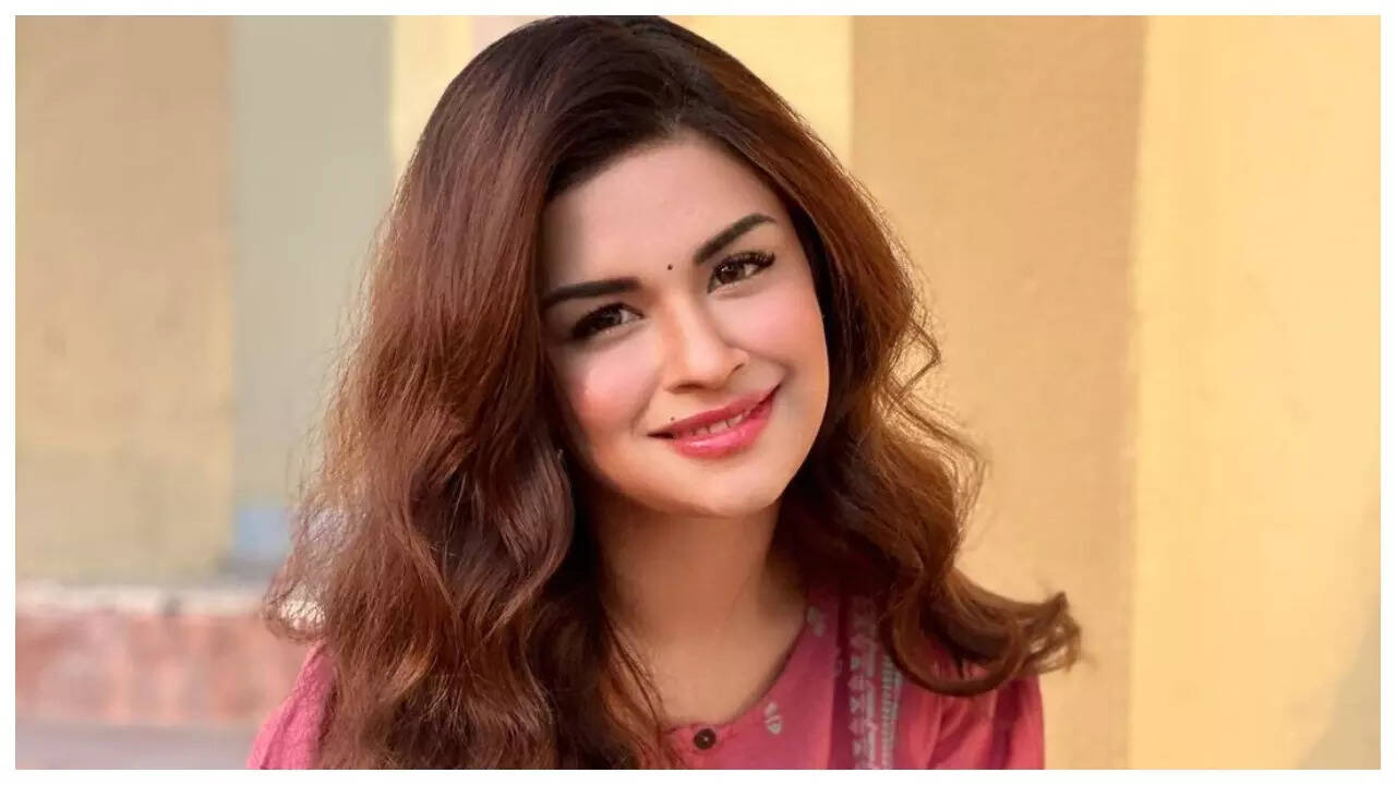 Avneet reacts to trolling after Virat liked her post