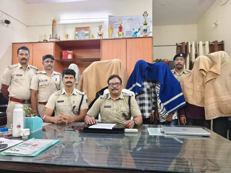 7 arrested with heroin worth Rs 3L