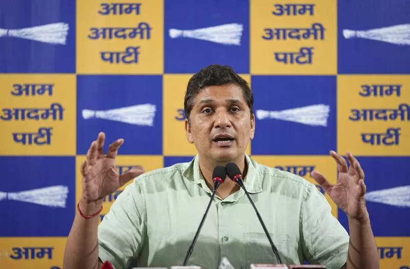 Cong hits back after AAP claims it colluded with BJP