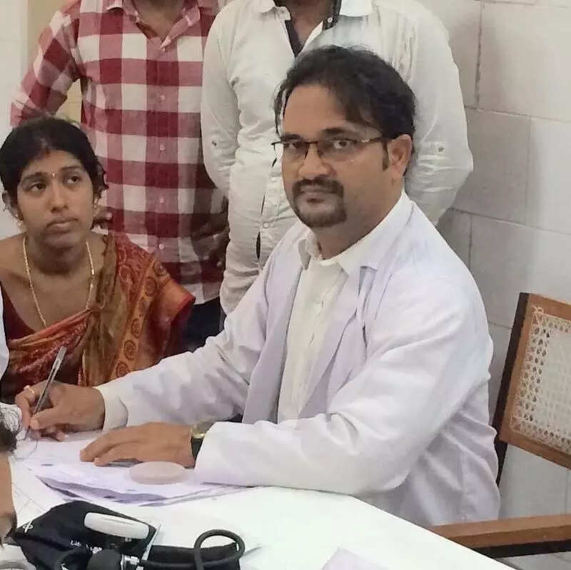 Doc performs CPR, saves elderly passenger after mid-flight med emergency