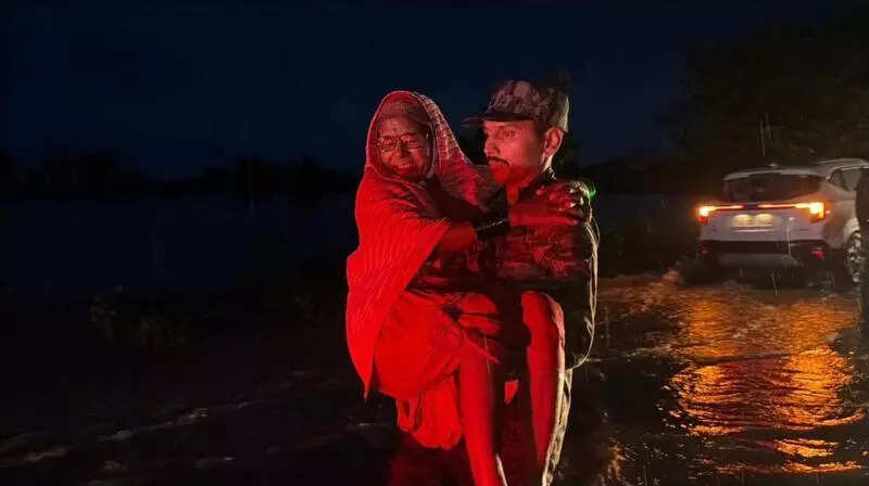 Toll rises to 8 as Telangana districts brace for more rains