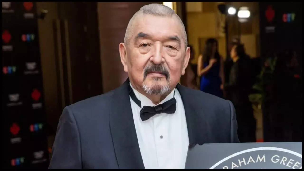 Graham Greene passes away at 73