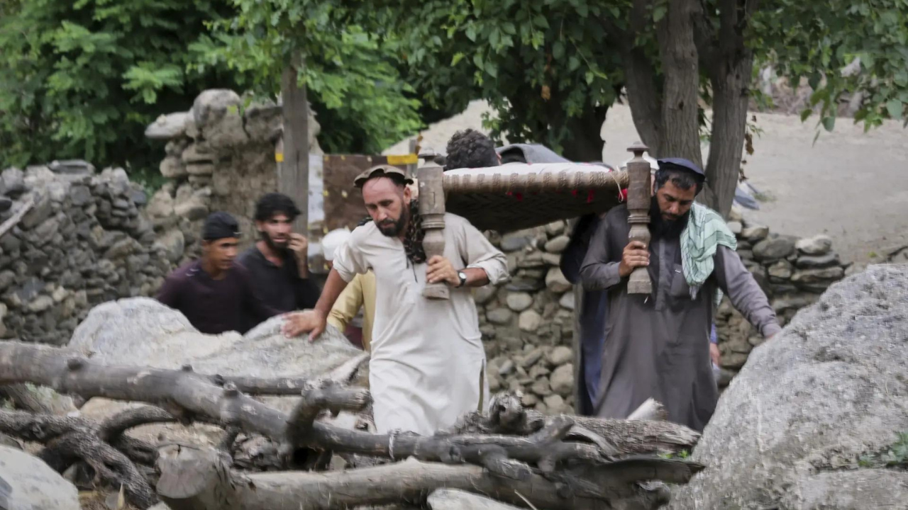 Death toll from earthquake in Afghanistan rises to 900