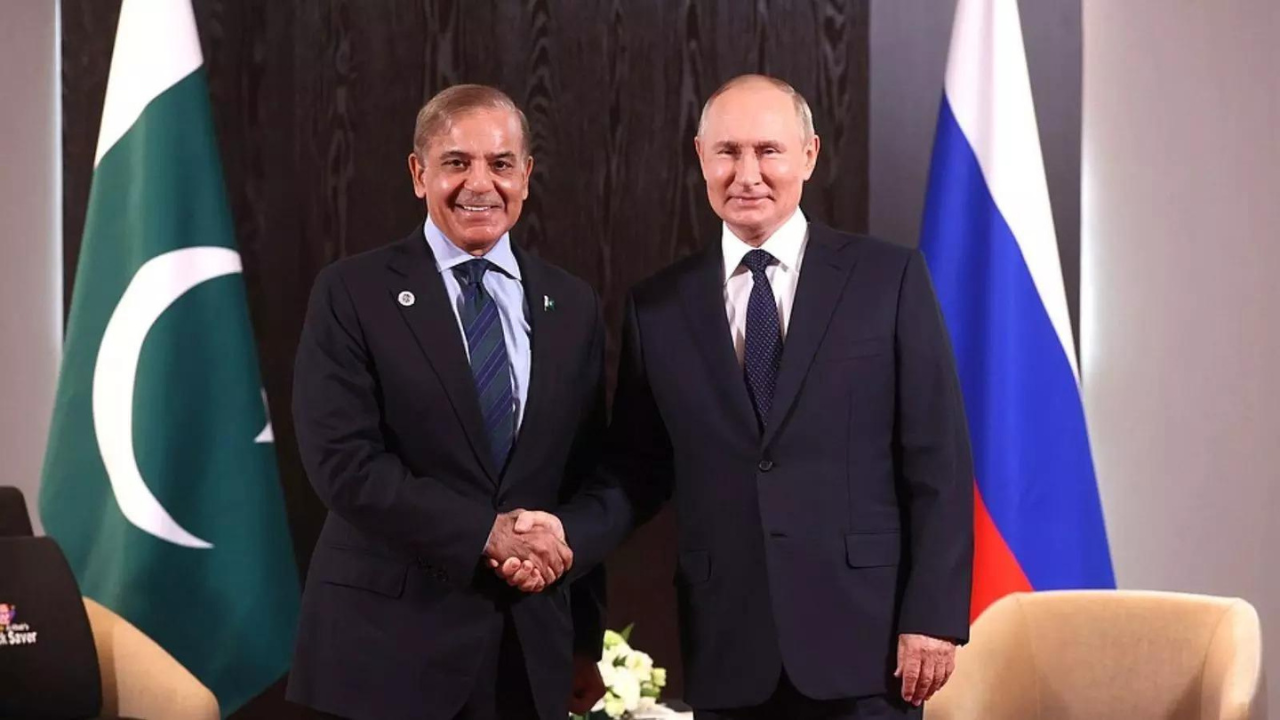 'Respect your relationship with India': Pakistan PM tries to cozy up to Putin; pitches 'supplementary' ties