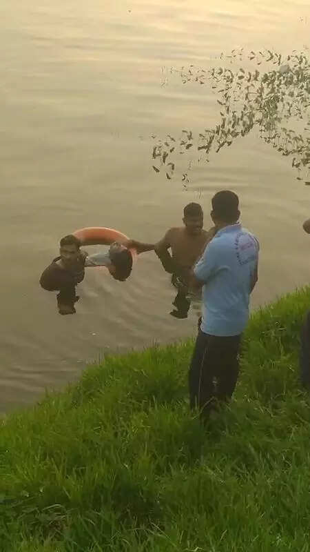 Three youths drown in Sakri pond as boat capsizes