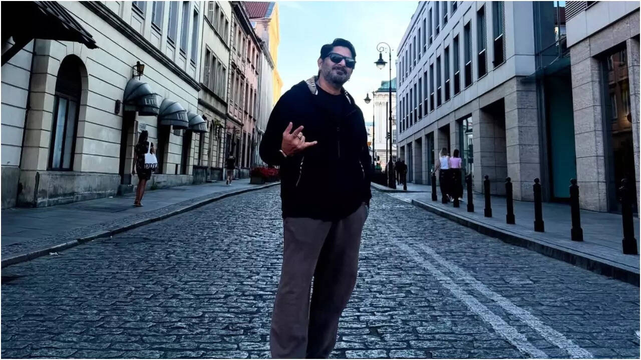 Arshad Warsi starts shooting for King in Poland