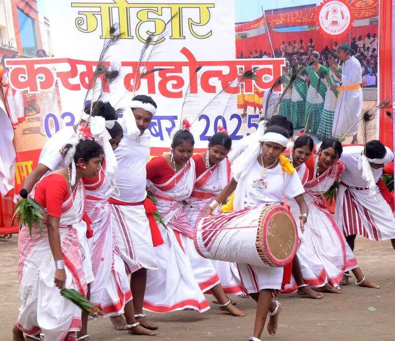 Karam fest celebrated with fervour in Ranchi, CM pays tribute to Shibu