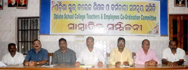 Teachers to protest today for service benefits