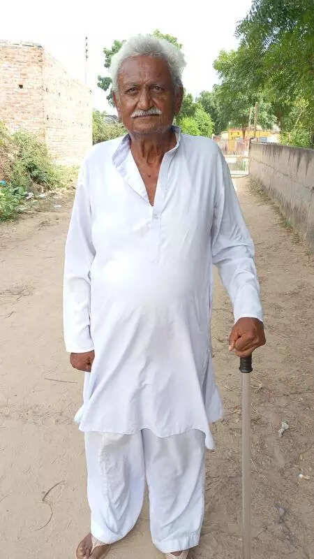 1971 refugee teachers made Guj their classroom