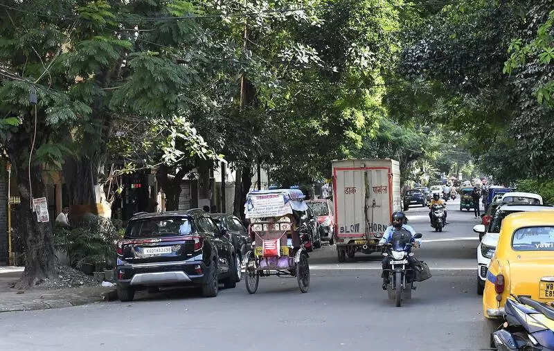 3 on bike snatch chain from morning walker