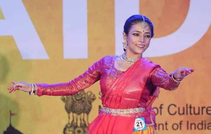 Bhatkhande Kathak topper to take home 8 gold medals