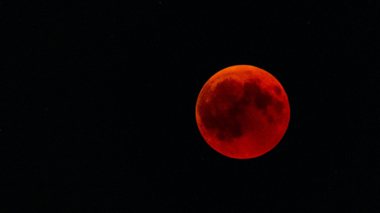 The Blood Red Moon will be visible to naked eyes