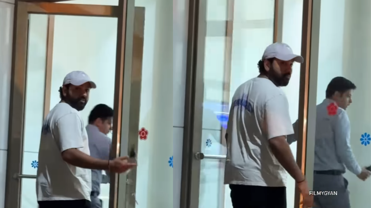 Rohit Sharma spotted at hospital late night, leaves fans worried - Watch