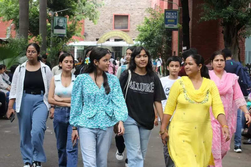 DU kickstarts mop-up round for UG entry