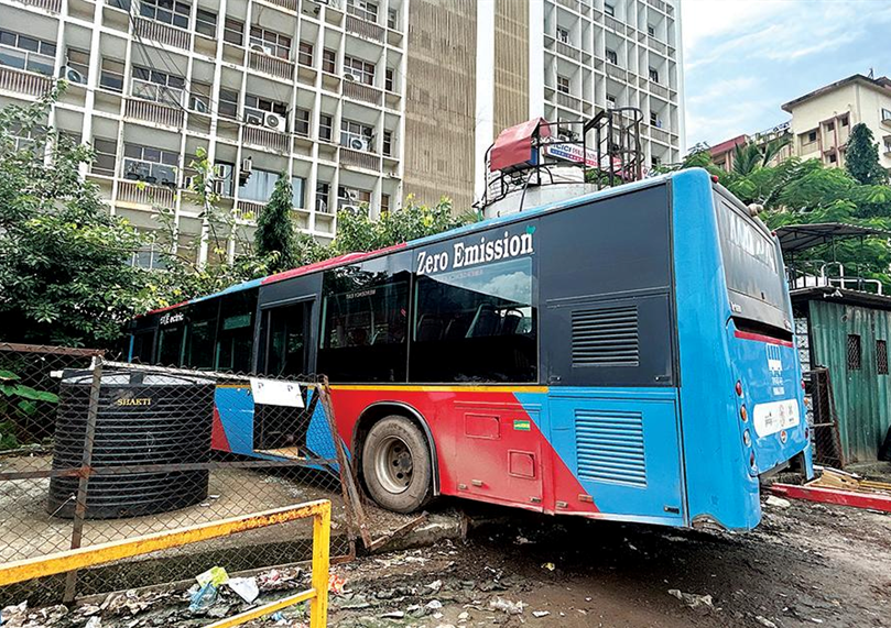 Kadamba EV bus crashes, Rs 1L damage estimated