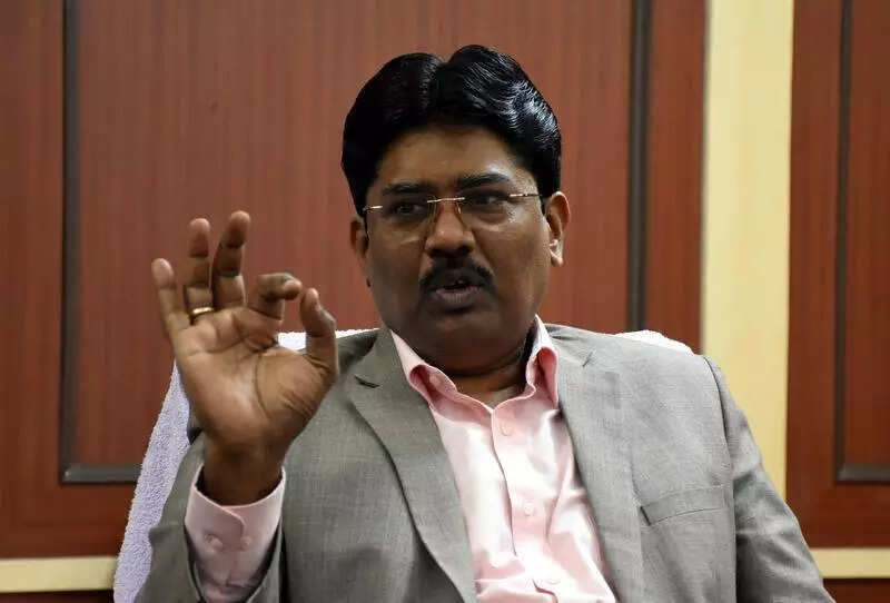 Governor sets aside suspension of former Anna univ V-C Velraj