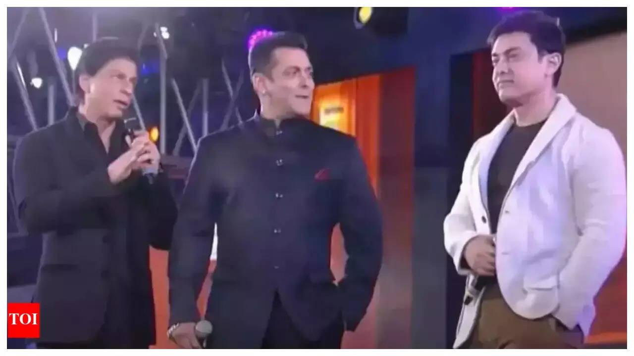 Aamir says he looks like waiter in comparison to SRK-Salman