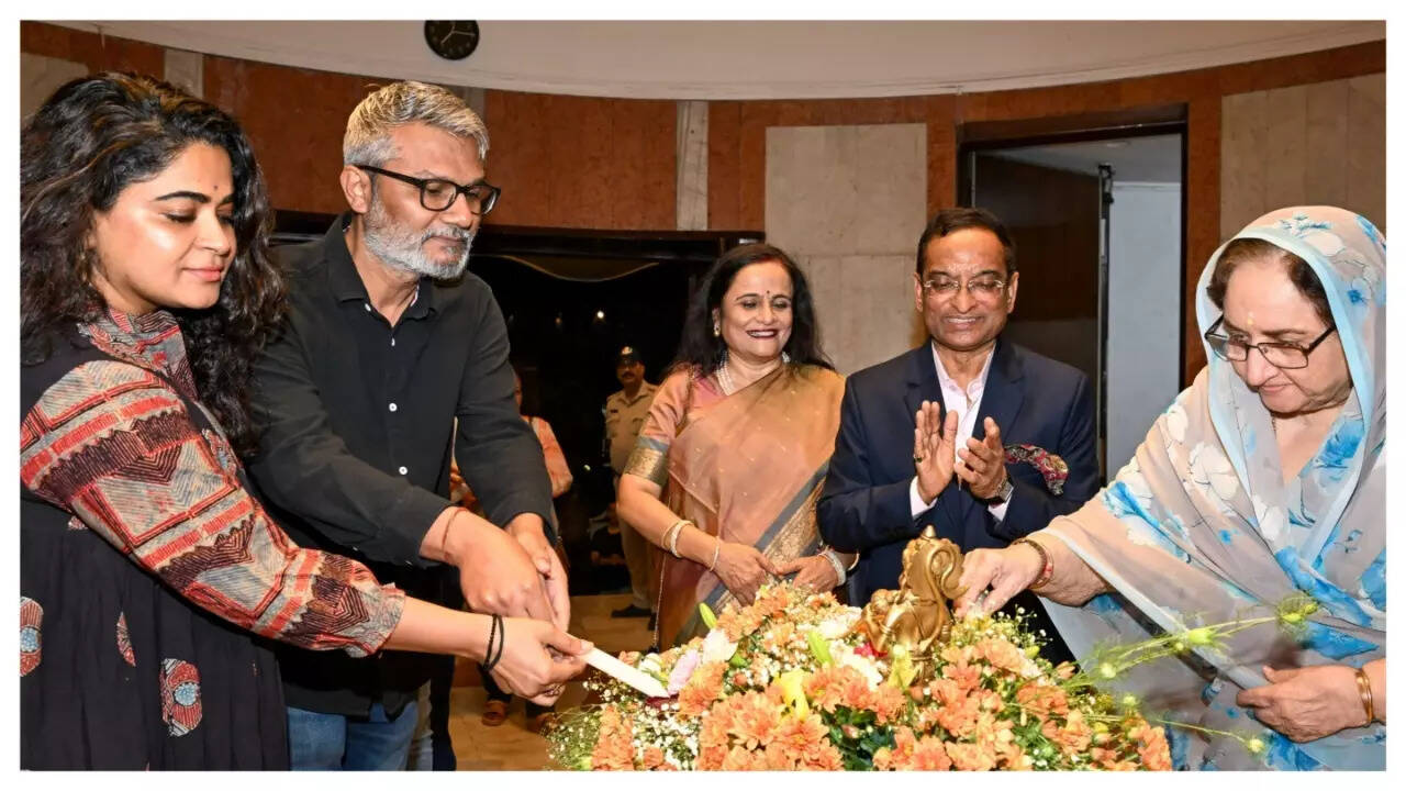 Artist Bharat Tripathi returns to the canvas after nine years with ‘Anjaneya’