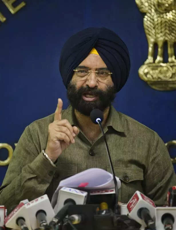 Sirsa reviews progress on winter 2025 air pollution control action plan