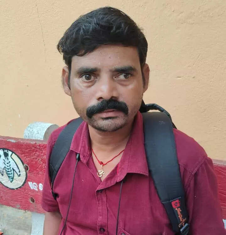 Agri staffer held for taking bribe