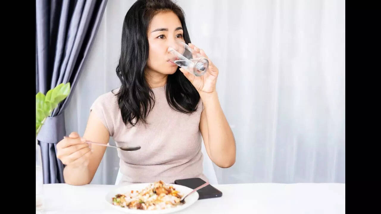 Why drinking too much water harms the kidneys