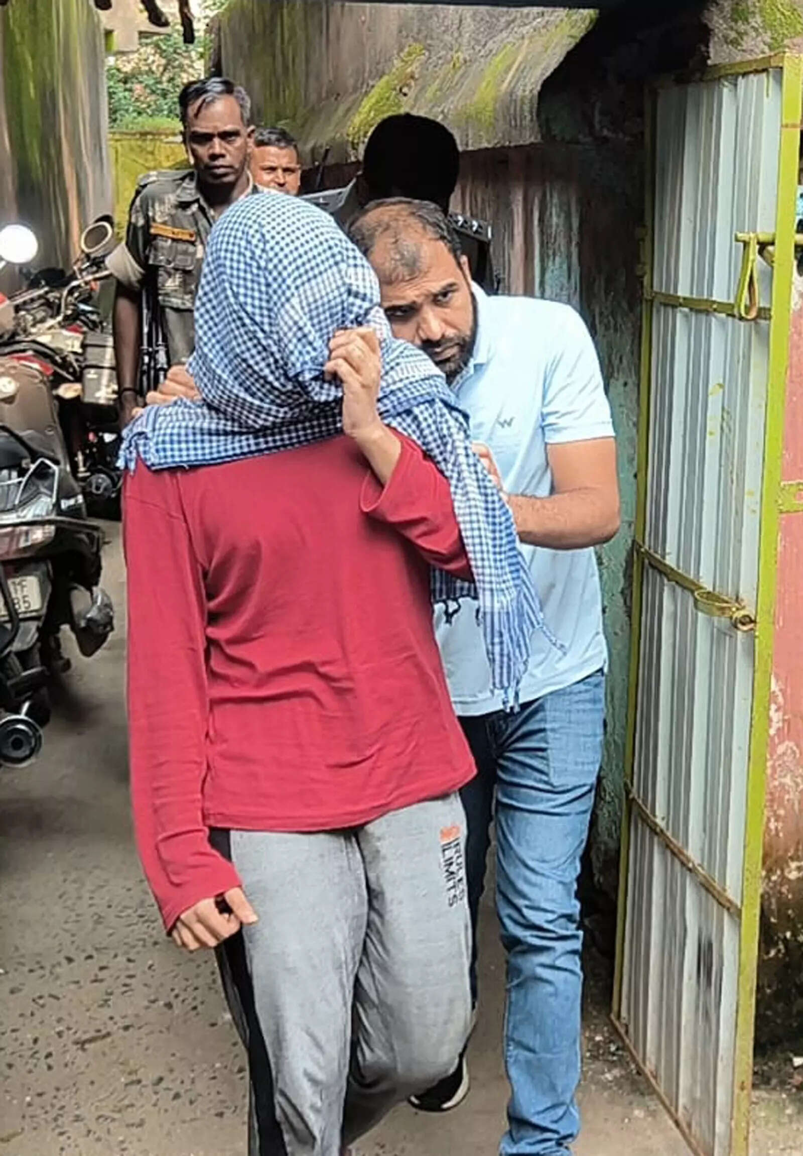 Delhi Police and Jharkhand ATS arrest suspected terrorist in Ranchi with weapons and chemicals