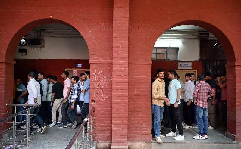 Over 80 nominations filed for DUSU polls, final list to be out today
