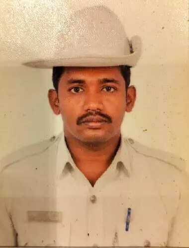 Woman complains, cop chases & catches molester Bengaluru