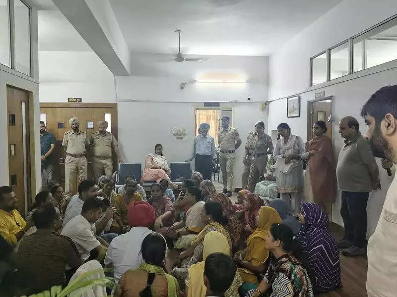 Ludhiana Ward 17 residents protest over civic neglect, demand action