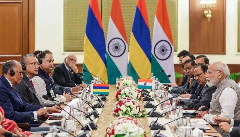 Mauritius team holds talks for long-term investment in UP