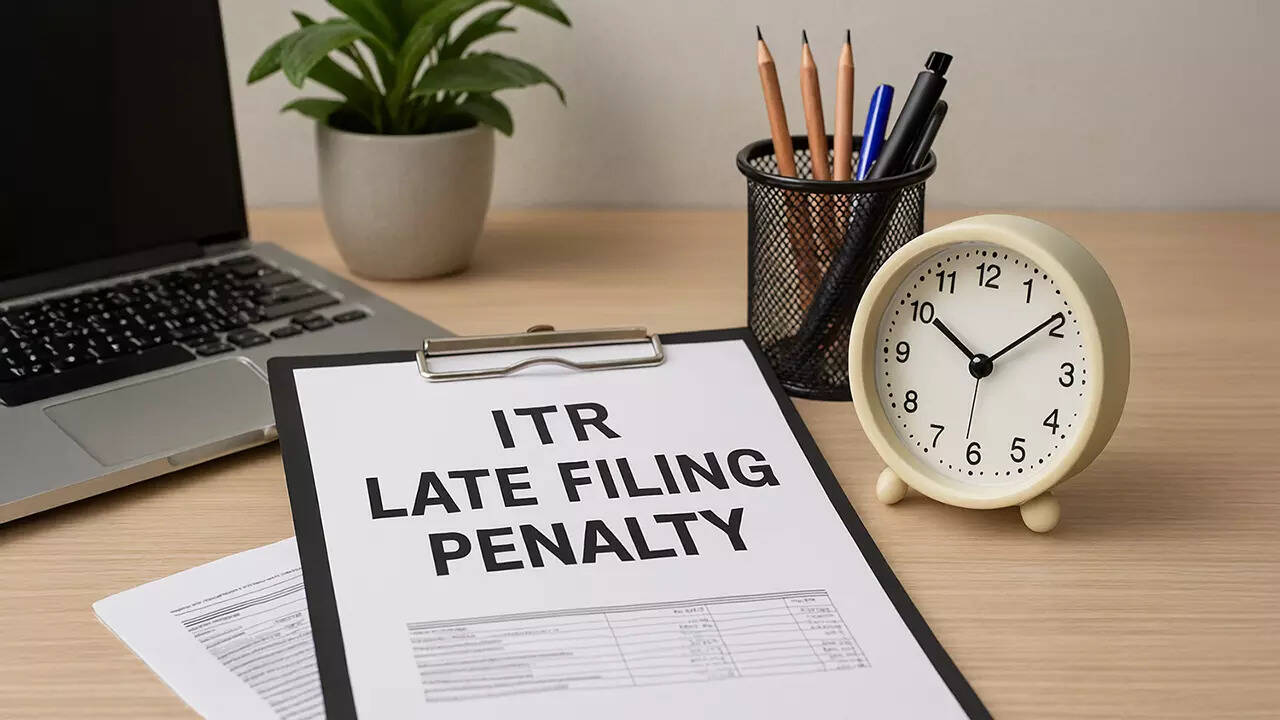 ITR filing FY 2024-25: What is the penalty amount for filing income tax return after deadline? Interest implications may result in big amount