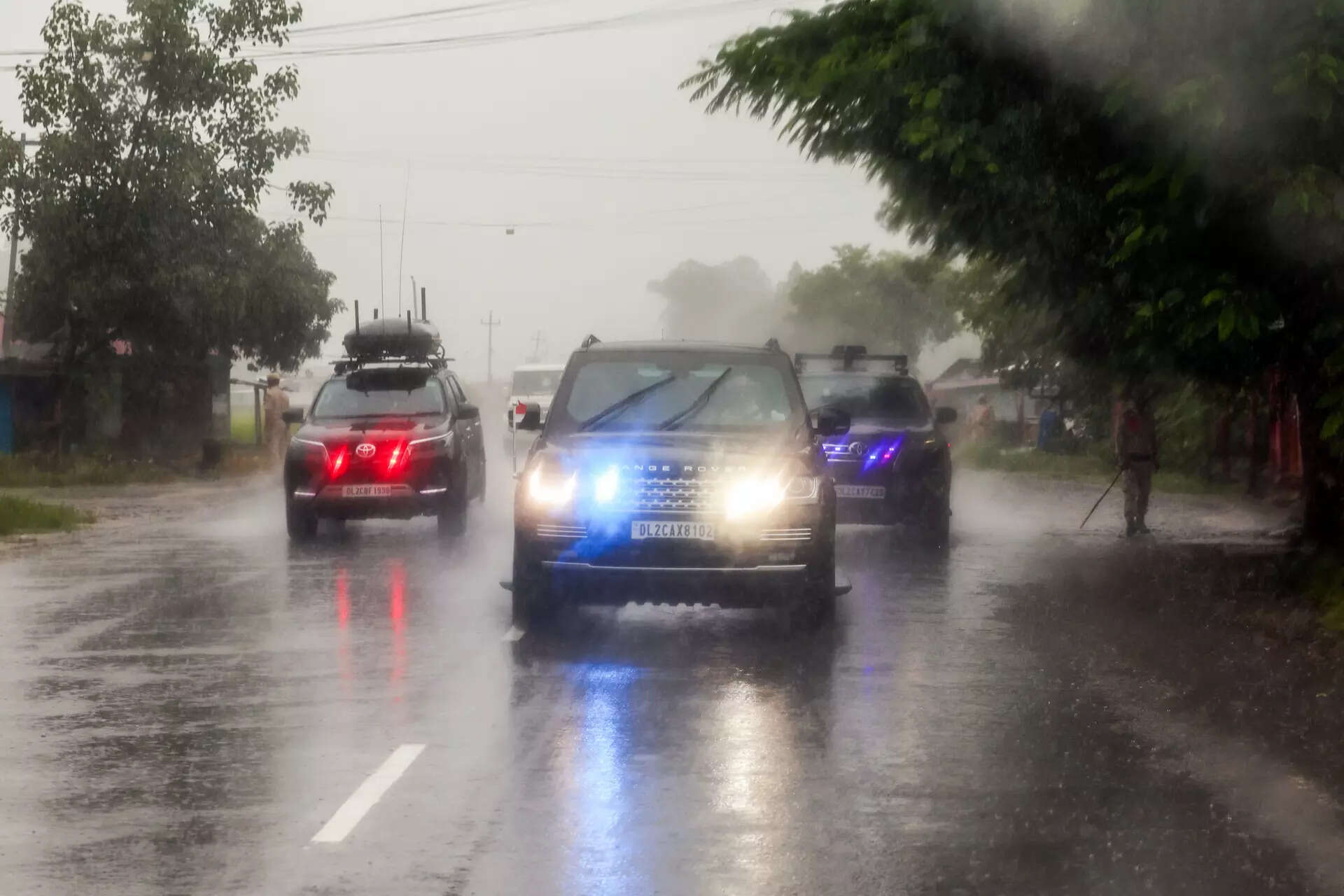 Due to heavy rain, my helicopter could not fly, so I decided to travel by road: Modi