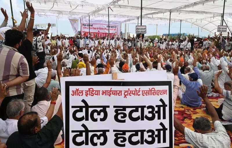 Residents of South West Delhi Villages Protest Toll Charges, Demand U-Turn Cuts Reopened on UER-2